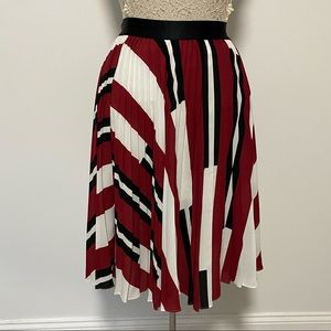 Express Pleated Skirt